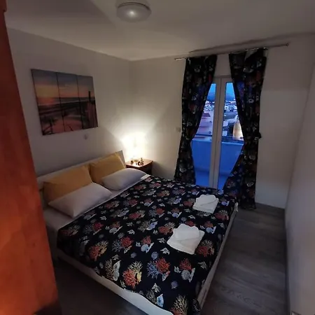 Maris Apartment-balcony With View And Free Parking Apartman